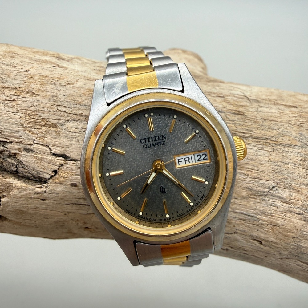 Vintage Citizen Quartz Day Date Women's Watch 6000-S13718 Two Tone Gold Silver